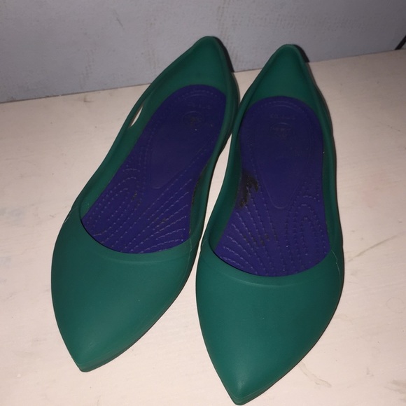 crocs pointed toe flats